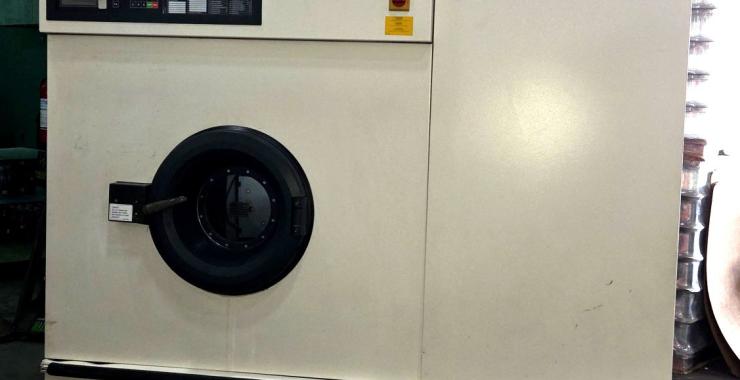 LAVADORA EN SECO MARCA BOWE P540 PARA 20 KG.