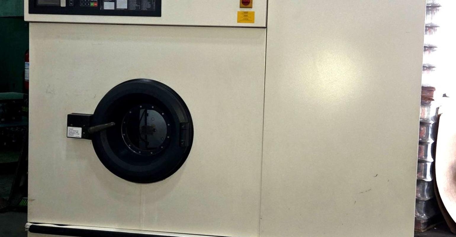 LAVADORA EN SECO MARCA BOWE P540 PARA 20 KG.